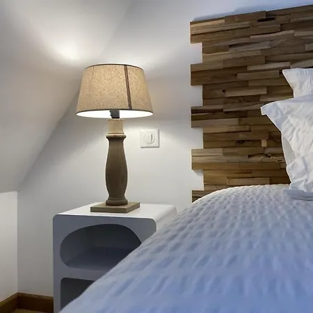 Le Domaine D'angerville - D'hotes Bed & Breakfast