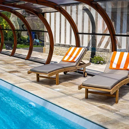 Bed & Breakfast Le Domaine D'angerville - D'hotes 4*