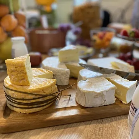 Le Domaine D'angerville - D'hotes Bed & Breakfast