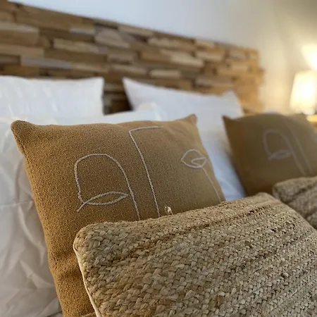 فندق مبيت وإفطار Le Domaine D'angerville - D'hotes