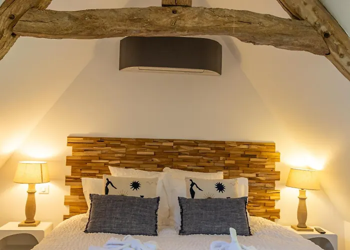 Le Domaine D'angerville - D'hotes Bed & Breakfast 4*