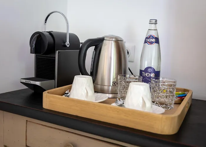 Le Domaine D'angerville - D'hotes Bed & Breakfast 4*