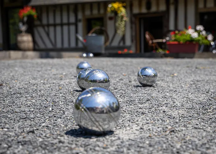 Bed & Breakfast Le Domaine D'angerville - D'hotes 4*